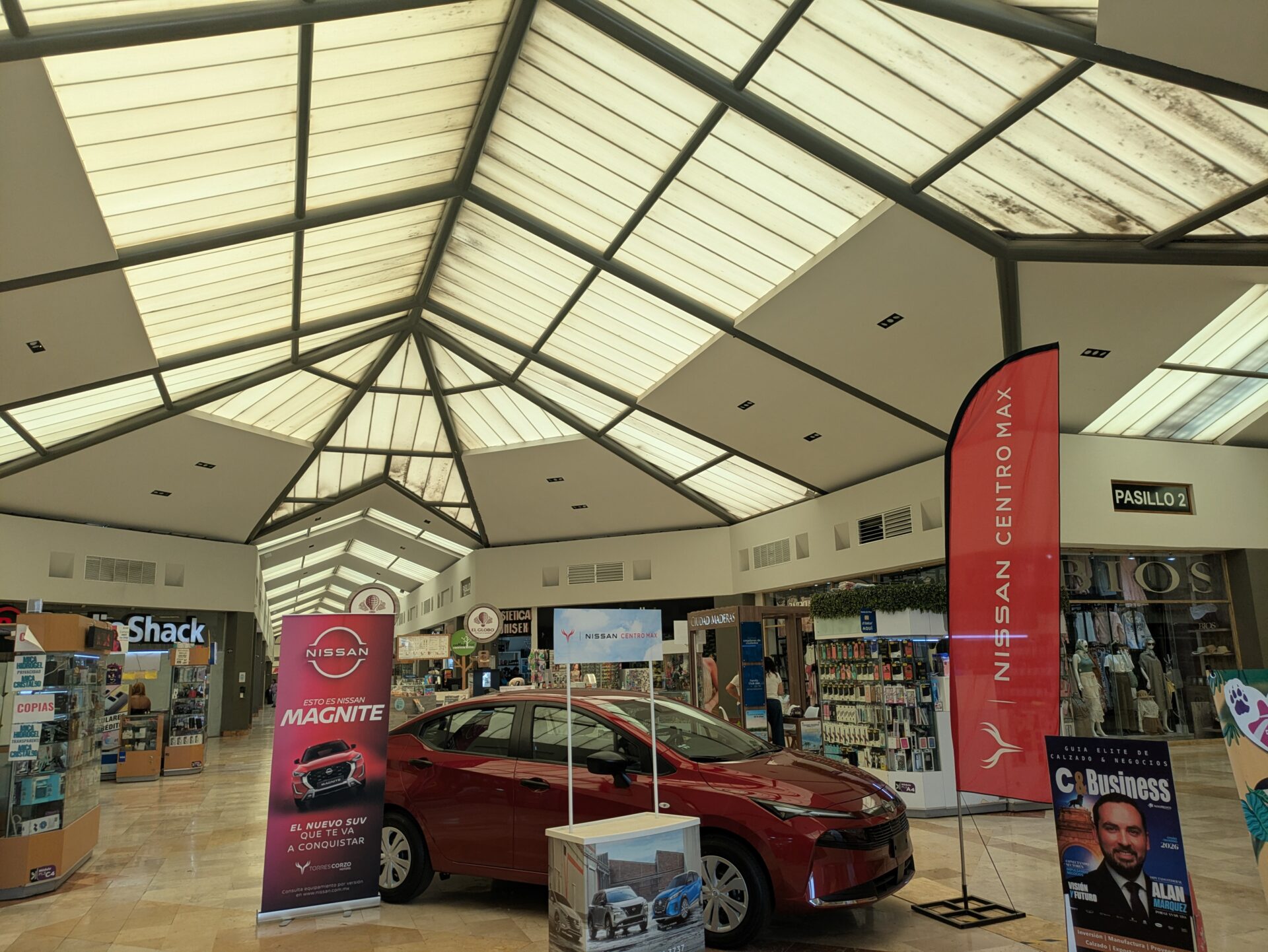 メキシコ・レオン市南部ショッピングモール・Centro Maxのアーケード